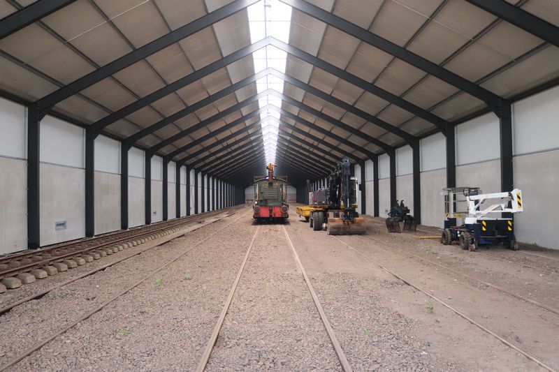 BAM Stopmachine met het fabrieksnummer 1214 en het UIC-nummer 99 84 942 8 702-7.